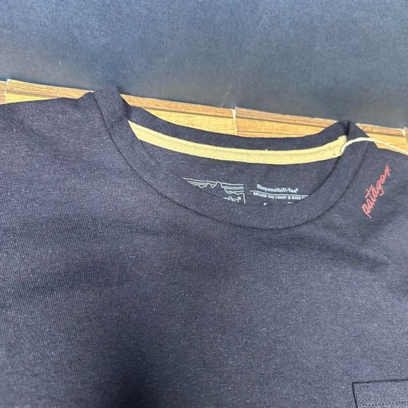 Patagonia Women's Ridge Rise Stripe Pocket Responsibili Tee NWT Size XS (Navy) - Picture 6 of 14